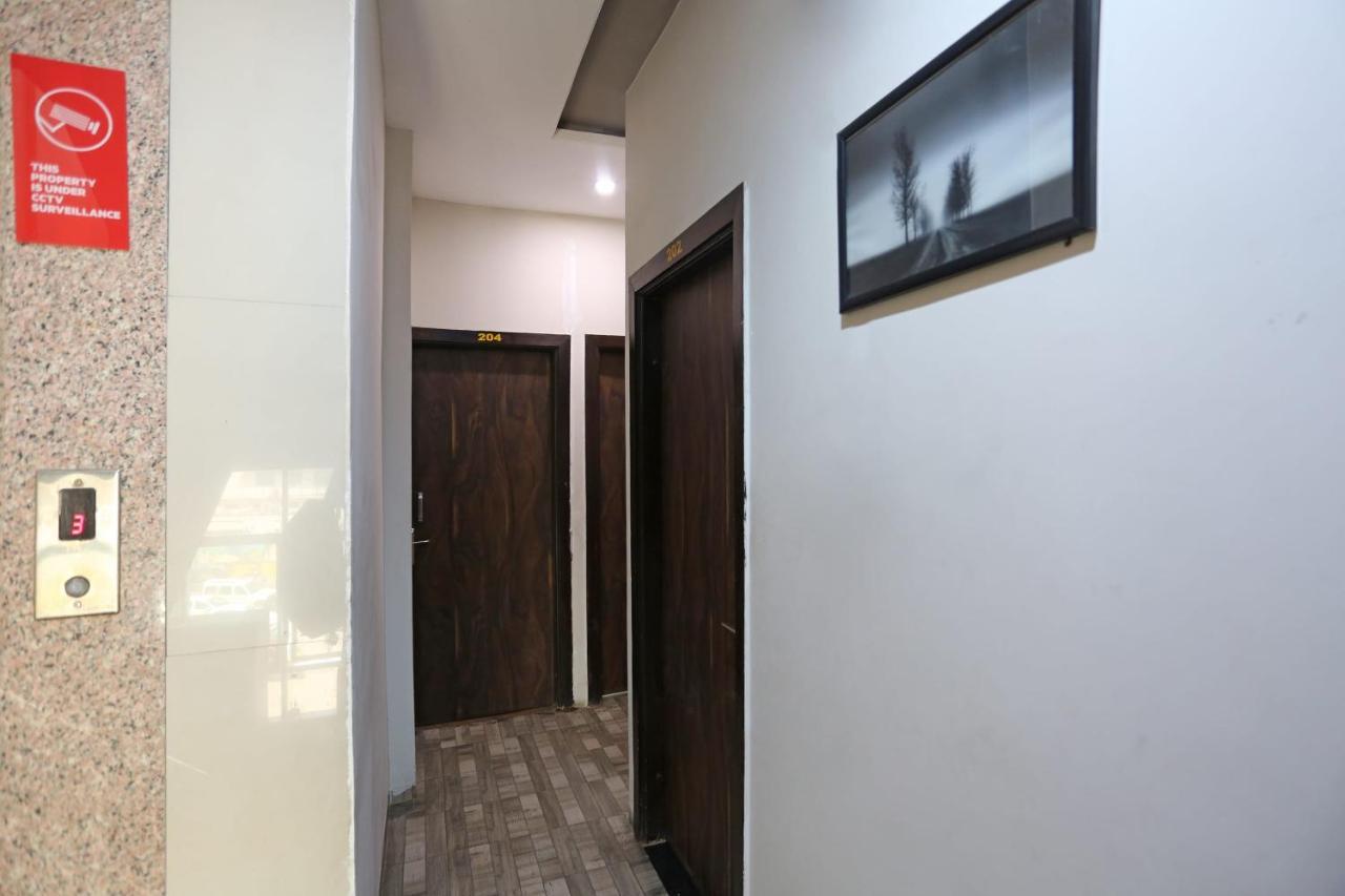 Oyo 6325 Hotel Kiran Rāipur Exteriör bild
