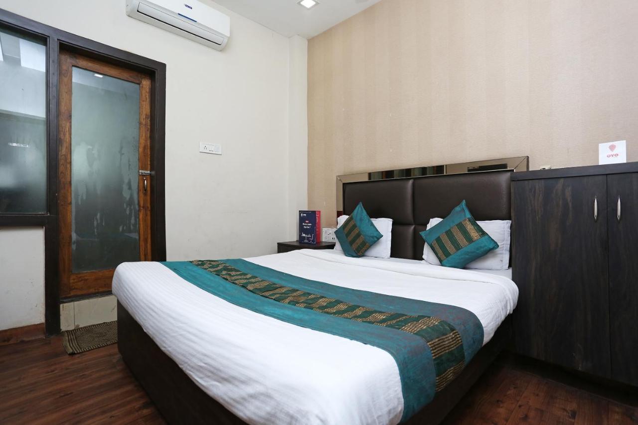 Oyo 6325 Hotel Kiran Rāipur Exteriör bild
