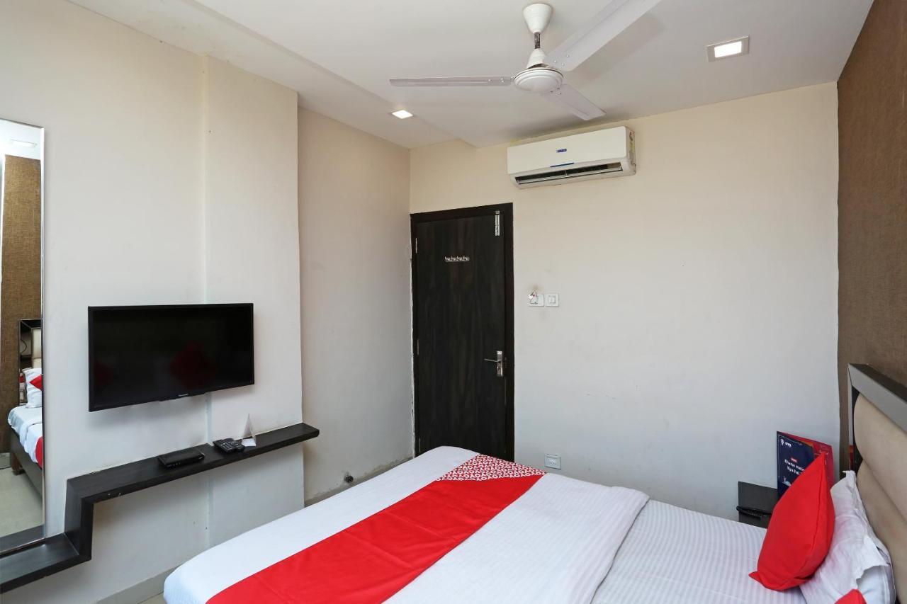 Oyo 6325 Hotel Kiran Rāipur Exteriör bild